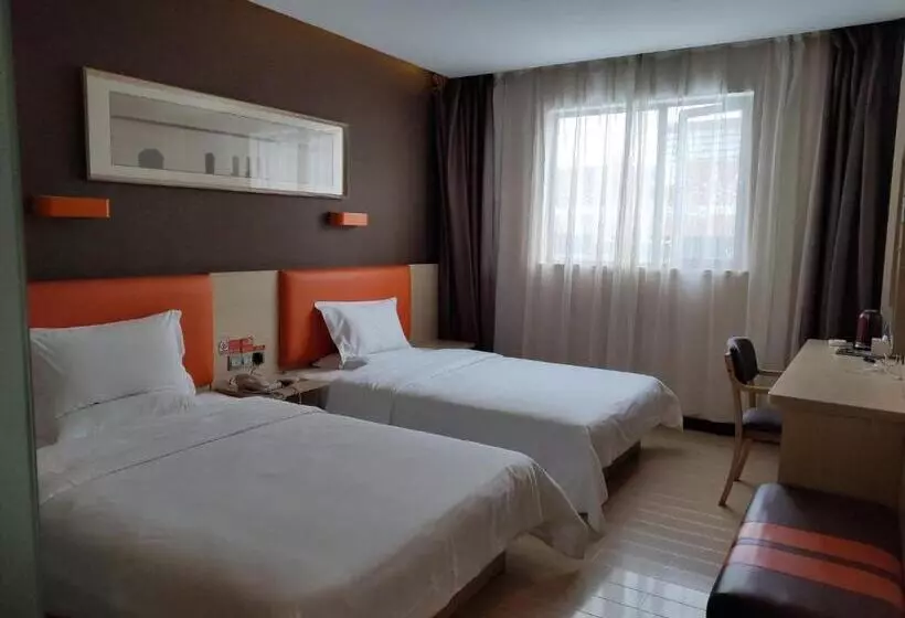 Hotelli 7days Premium Shenzhen Dalang Commercial Center Branch