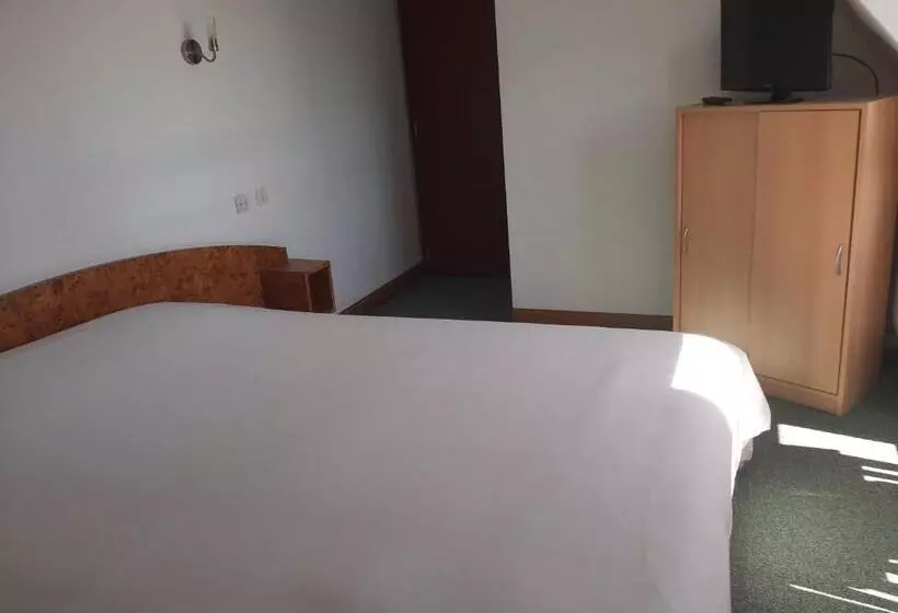 ホテル Home Des Pins Sarl