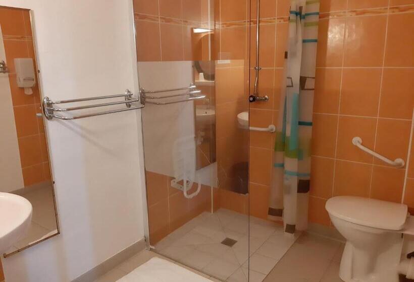 호텔 Home Des Pins Sarl