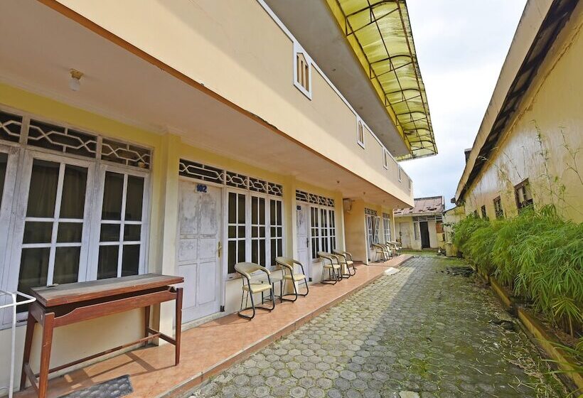 בית מלון כפרי Oyo 3722  Mutiara