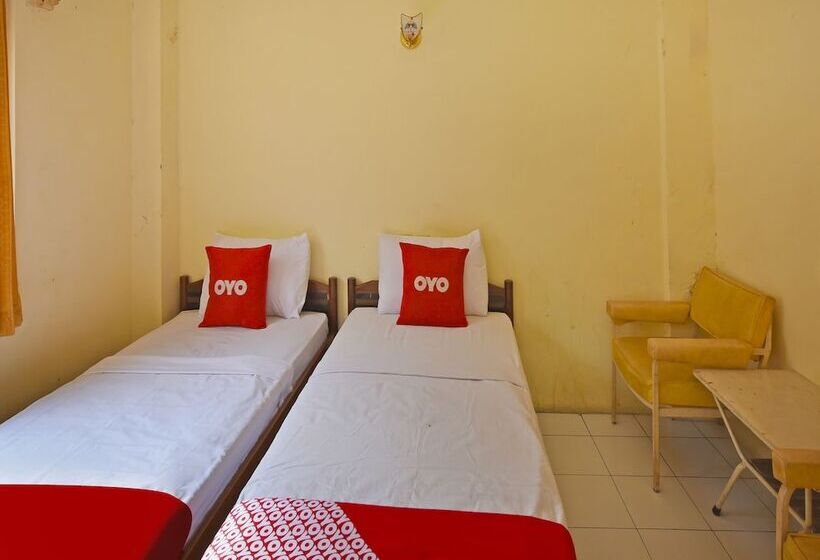 בית מלון כפרי Oyo 3722  Mutiara