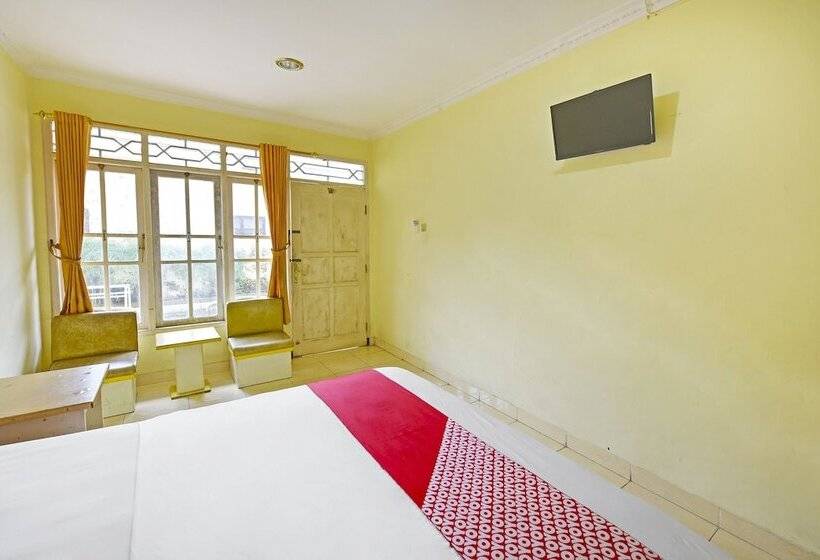 בית מלון כפרי Oyo 3722  Mutiara