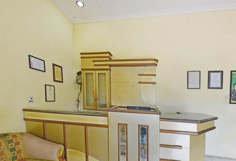 בית מלון כפרי Oyo 3722  Mutiara