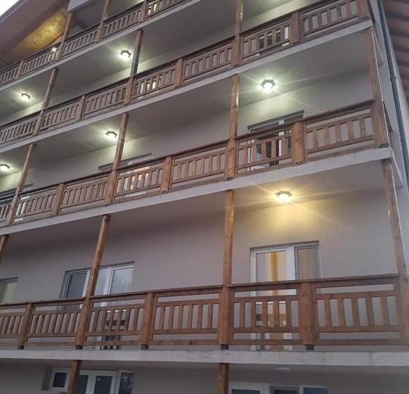 هتل Perla Apusenilor