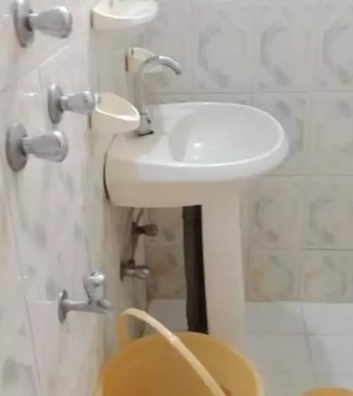 پانسیون Autobahn Guest House