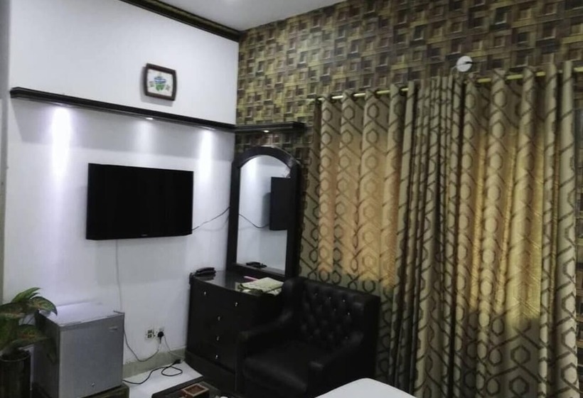 پانسیون Autobahn Guest House