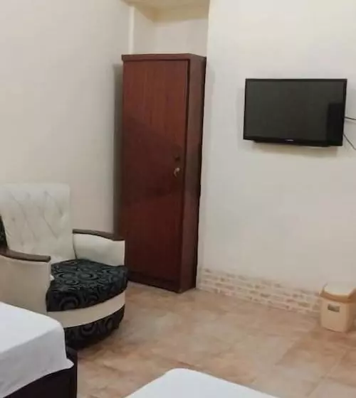 پانسیون Autobahn Guest House