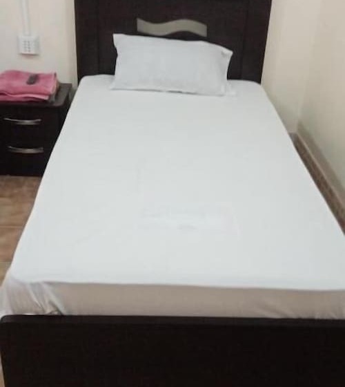 پانسیون Autobahn Guest House