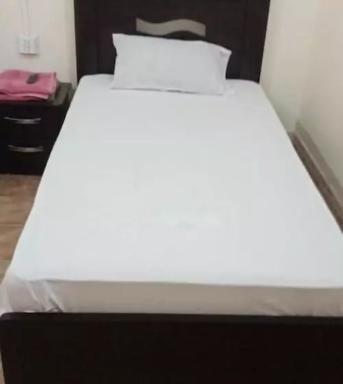 پانسیون Autobahn Guest House