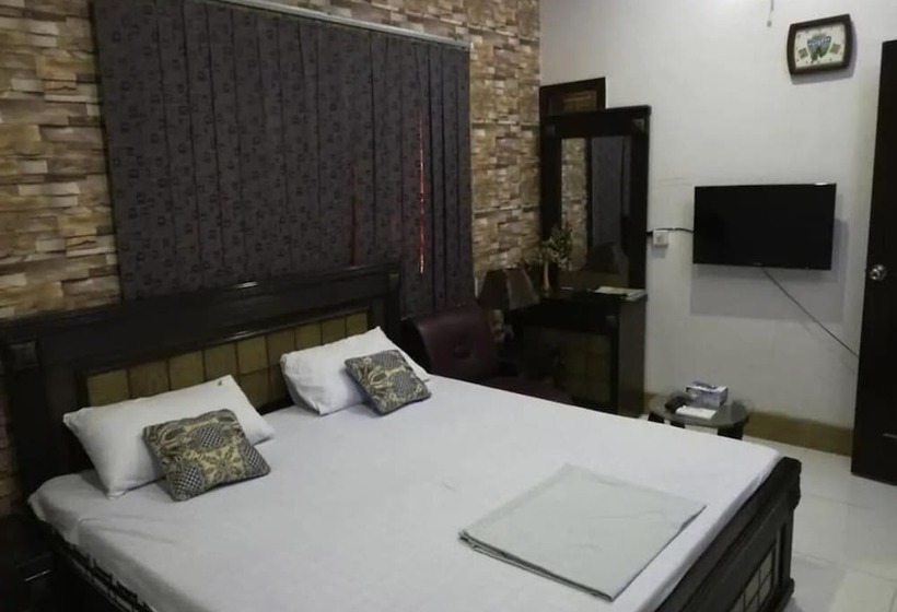 پانسیون Autobahn Guest House