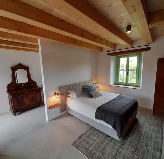 تختخواب و صبحانه Dvor Vipolže