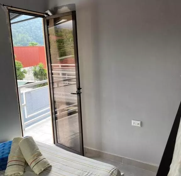 Aamiaismajoitus (B&B) Pacuare Turrialba