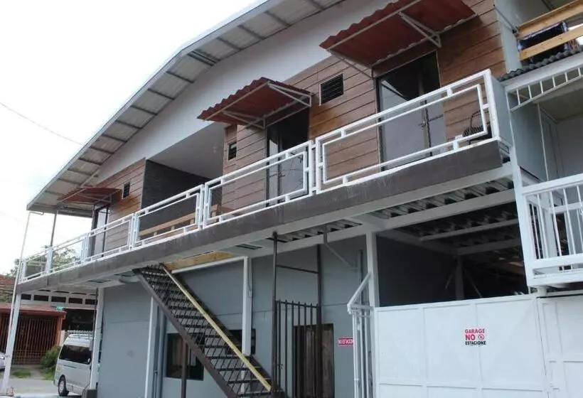 Aamiaismajoitus (B&B) Pacuare Turrialba