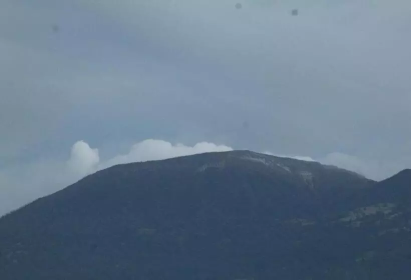 Aamiaismajoitus (B&B) Pacuare Turrialba