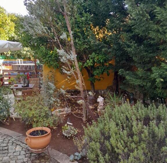 تختخواب و صبحانه Refugio Das Artes