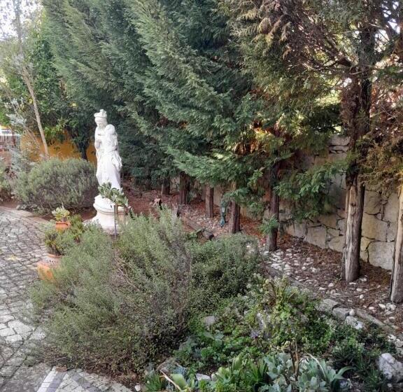 تختخواب و صبحانه Refugio Das Artes