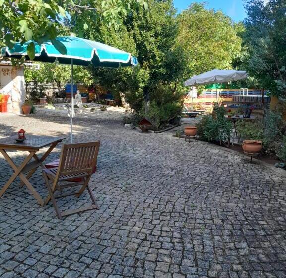 تختخواب و صبحانه Refugio Das Artes