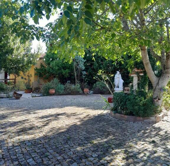 تختخواب و صبحانه Refugio Das Artes