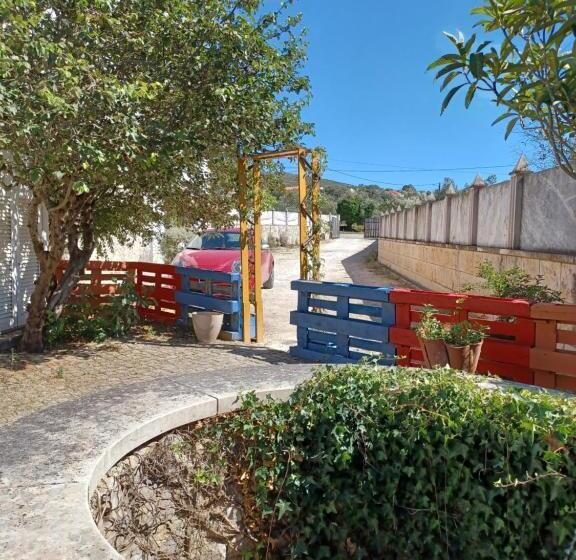 تختخواب و صبحانه Refugio Das Artes