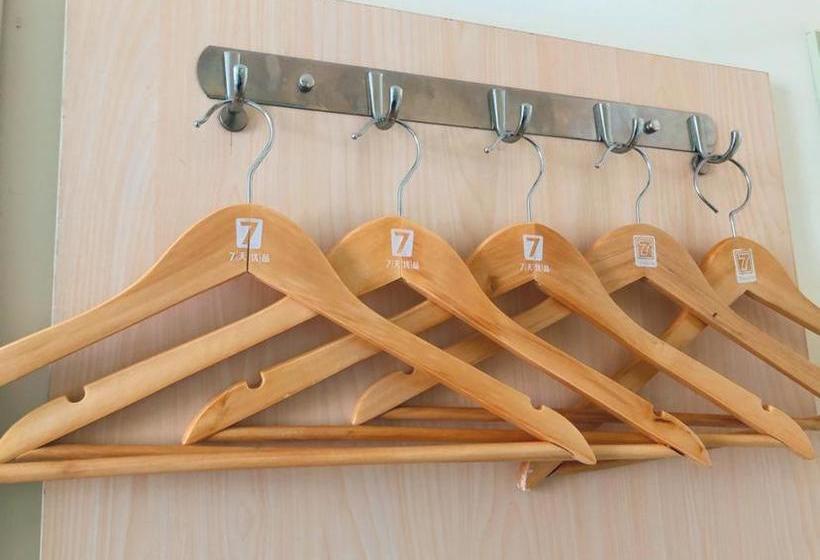 בית מלון כפרי 7days Inn Tianjin Five Avenue Tong Building