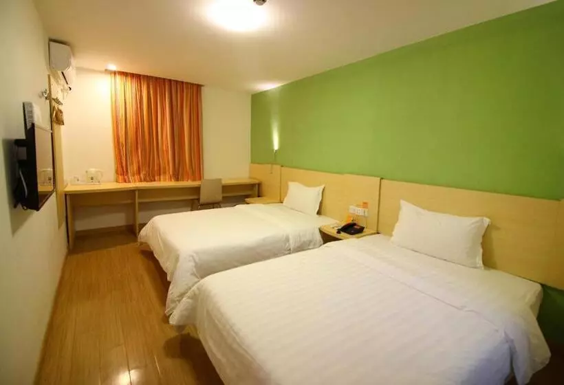 Hotelli 7days Inn Zhuhai Doumen District Government Pedestrian Street