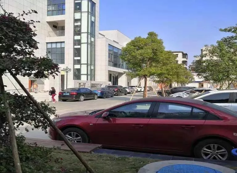 Hotelli 7days Inn Zhuhai Doumen District Government Pedestrian Street