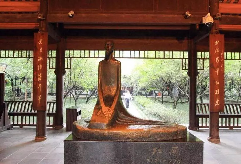 Hotelli 7days Premium Chengdu Dufu Thatched Cottage