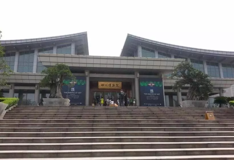 Hotelli 7days Premium Chengdu Dufu Thatched Cottage