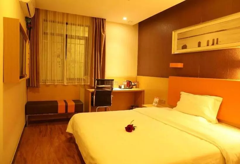 Hotelli 7days Premium Chengdu Dufu Thatched Cottage