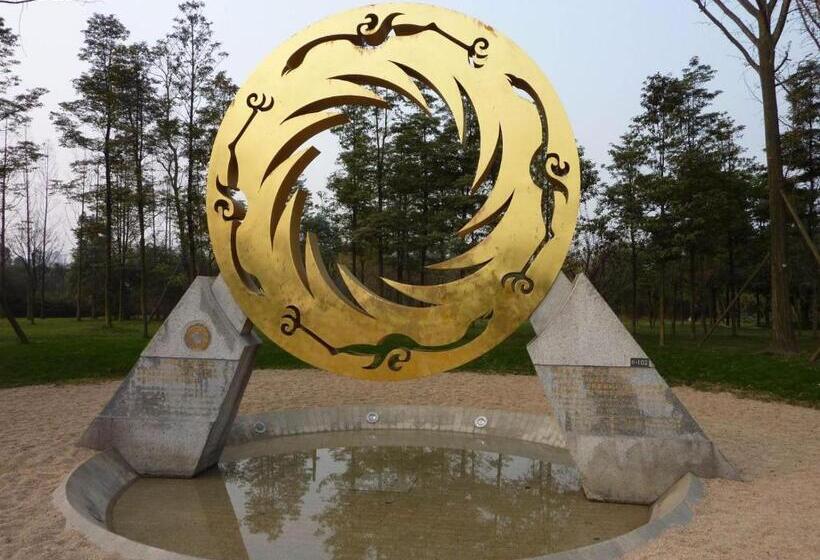 בית מלון כפרי 7days Premium Chengdu Dufu Thatched Cottage