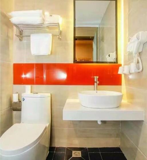 Otel 7days Premium Linyi Railway Station Branch