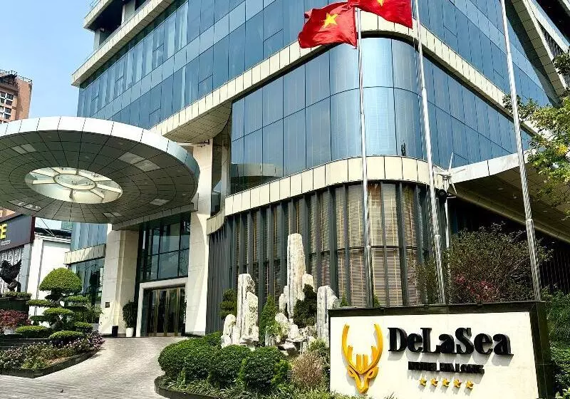 هتل Delasea Ha Long
