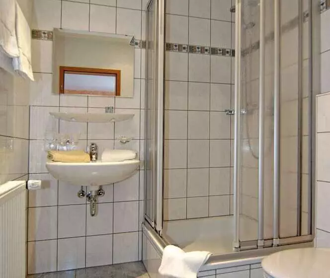 Retkeilymaja Harmony Beim Holzschnitzer