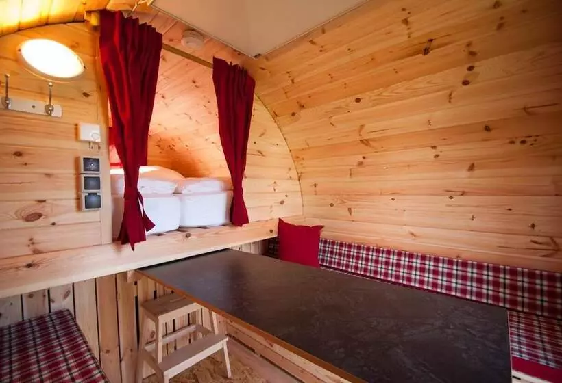 Retkeilymaja Harmony Beim Holzschnitzer