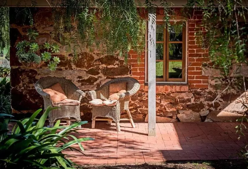 Aamiaismajoitus (B&B) Lucy's Cottage