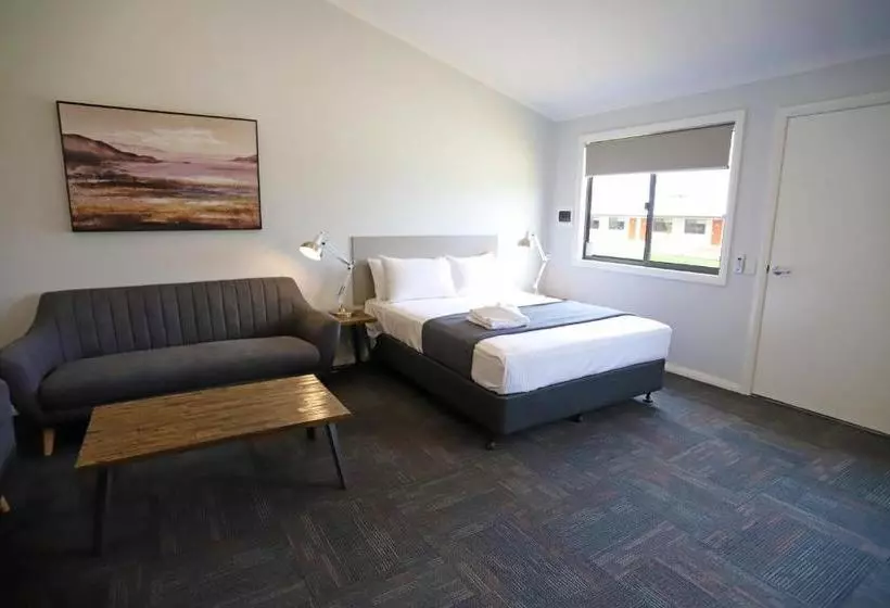 Eastend Studio Apartments