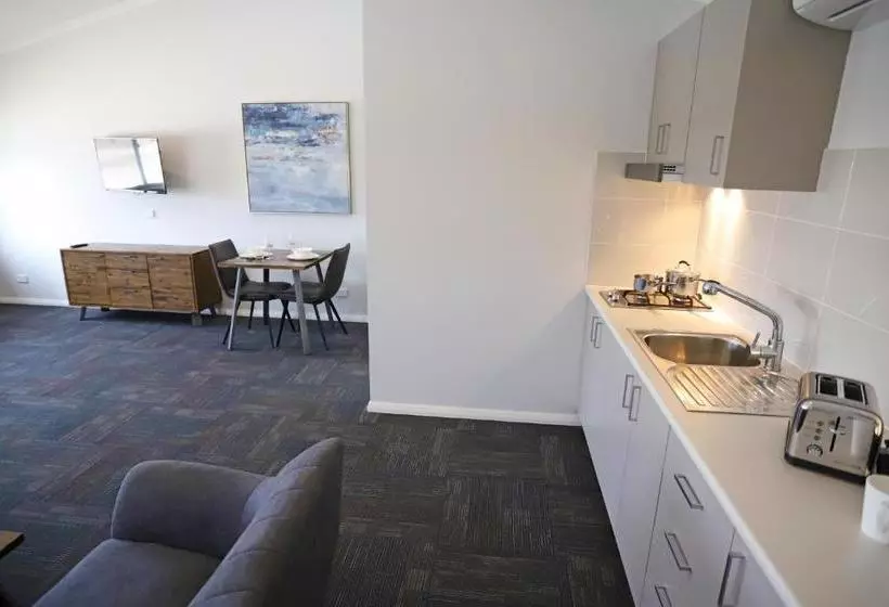 Eastend Studio Apartments