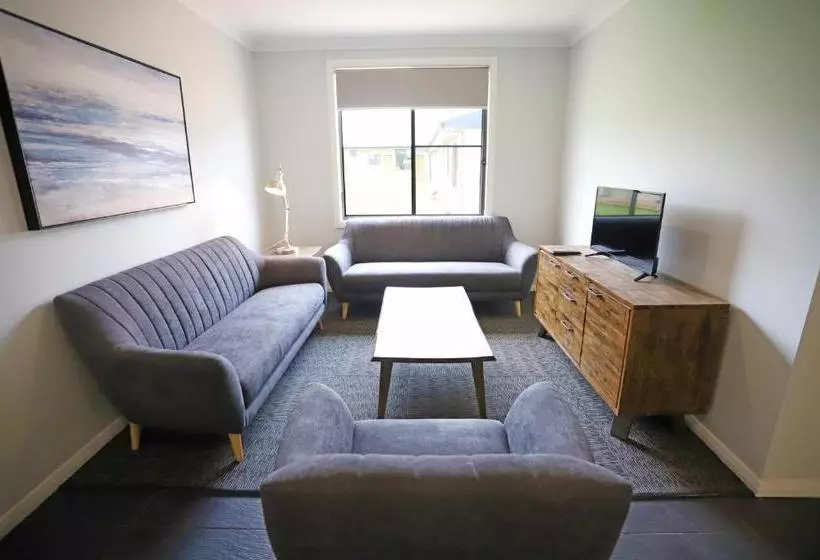 Eastend Studio Apartments