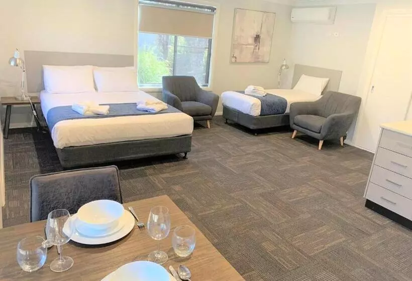 Eastend Studio Apartments