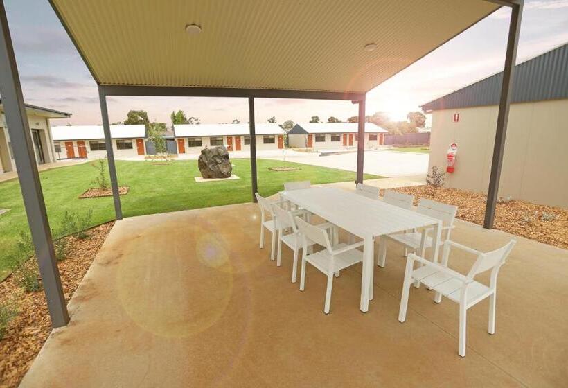 Eastend Studio Apartments