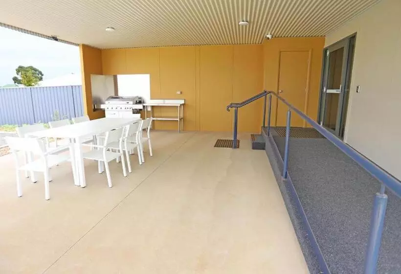 Eastend Studio Apartments