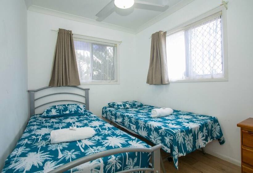 בית מלון כפרי Bundaberg Park Village