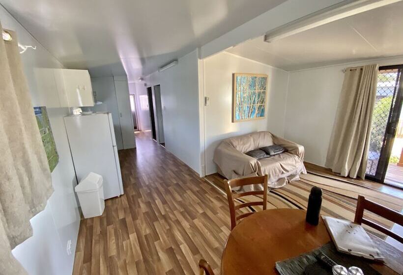 בית מלון כפרי Bundaberg Park Village