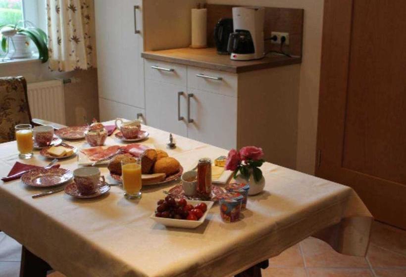 Отель Gaestehaus An Der Fehnroute I, 11037