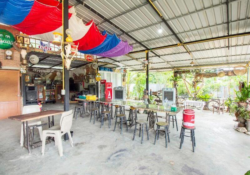 Hotel Oyo 999 Baan Pak Rom Ruen