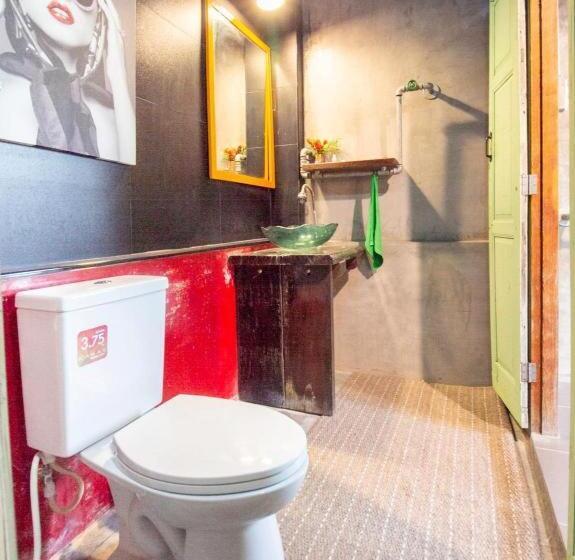 Hotel Oyo 999 Baan Pak Rom Ruen