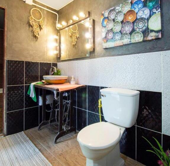 Hotel Oyo 999 Baan Pak Rom Ruen