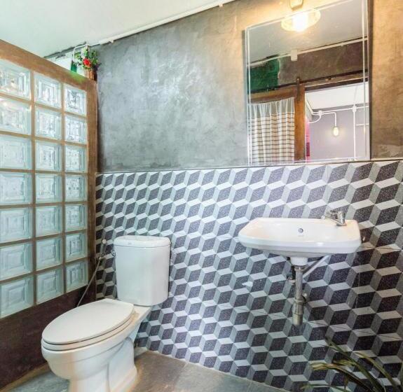 Hotel Oyo 999 Baan Pak Rom Ruen