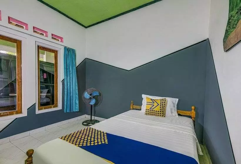 Hotelli Reddoorz At Pondok Eyang Obi Sleman