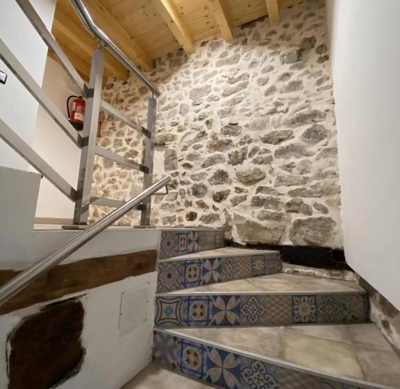 پانسیون The Little Caravia